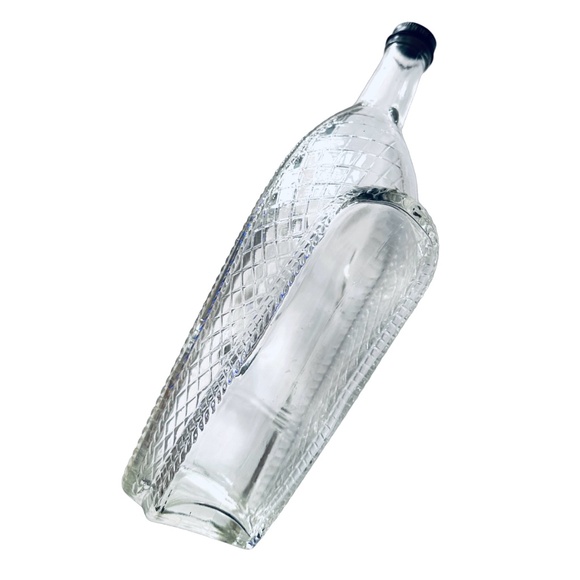 LONDON WINERY Ltd Vintage 1996 Boat in Glass Wicker Basket Wine Bottle w/ Handle - Picture 5 of 8